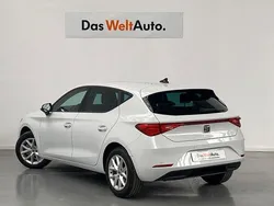 Blanco Usado 2024 Seat Leon Style | 25.000 € (Precio justo)