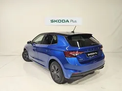 Azul Nuevo 2025 Skoda Fabia Berlina | 20.500 € (Caro)