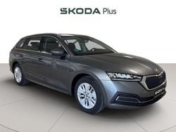 Gris Usado 2024 Skoda Octavia Ambition Familiar | 26.990 € (Buen precio)