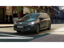 Negro Nuevo 2024 VW Touran R-line Monovolumen | 46.720 €