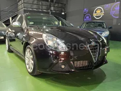 Negro Usado 2012 Alfa Romeo Giulietta Progression Utilitario | 6900 € (Precio justo)