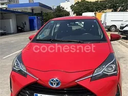 Rojo Usado 2019 Toyota Yaris Hybrid Active Berlina | 14.500 € (Precio justo)