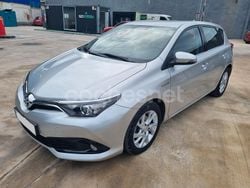 Gris / plata Usado 2015 Toyota Auris Hybrid Active Berlina | 12.500 € (Precio justo)