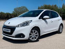 Blanco Usado 2017 Peugeot 208 Access Utilitario | 10.499 € (Un poco caro)