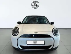 Blanco Nuevo 2024 Mini Cooper Essential Utilitario | 37.250 €