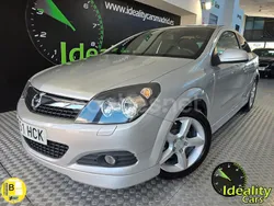 Gris / plata Usado 2011 Opel Astra GTC Sport Berlina | 7990 € (Precio justo)