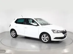 Blanco Usado 2021 Skoda Fabia Ambition Berlina | 14.700 € (Precio justo)