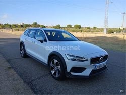 Blanco Usado 2021 Volvo V60 CC Pro Familiar | 19.500 €