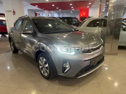 Gris / plata Usado 2024 Kia Stonic SUV | 17.500 € (Precio justo)