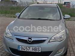Gris / plata Usado 2011 Opel Astra Enjoy Berlina | 5500 € (Buen precio)