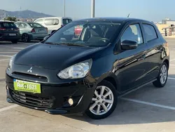 Negro Usado 2015 Mitsubishi Space Star Motion Berlina | 8499 €