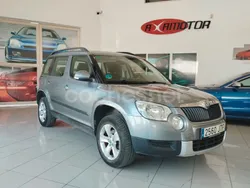 Gris / plata Usado 2016 Skoda Yeti Style SUV | 5999 €
