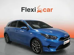 Azul Usado 2023 Kia Ceed Berlina | 16.990 € (Precio justo)
