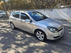 Gris Usado 2004 Opel Astra Cosmo Utilitario | 2500 € (Precio justo)