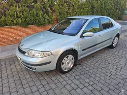 Gris / plata Usado 2002 Renault Laguna II Expression Berlina | 1950 € (Buen precio)