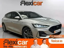 Gris / plata Usado 2023 Ford Focus ST-Line Berlina | 19.990 € (Precio justo)