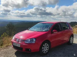 Rojo Usado 2008 VW Golf VI Highline Berlina | 3800 € (Buen precio)