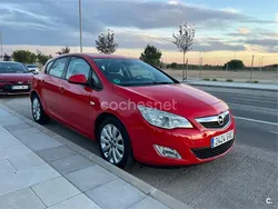Rojo Usado 2010 Opel Astra Cosmo Berlina | 5500 € (Precio justo)