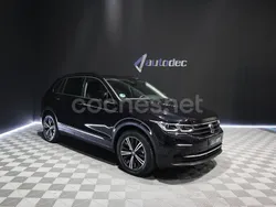 Negro Usado 2021 VW Tiguan Life SUV | 29.990 € (Buen precio)
