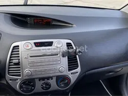 Gris / plata Usado 2010 Hyundai i20 Classic Berlina | 4800 € (Precio justo)