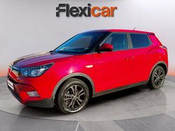 Rojo Usado 2017 Ssangyong (KGM) Tivoli SUV | 9490 € (Precio justo)