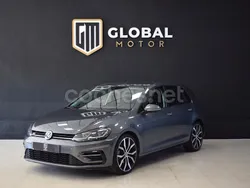 Gris / plata Usado 2018 VW Golf VII Sport Berlina | 17.900 € (Precio justo)