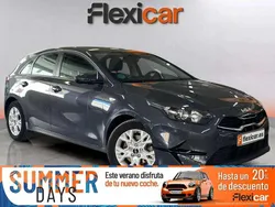 Gris Usado 2022 Kia Ceed 2 Berlina | 14.190 € (Buen precio)