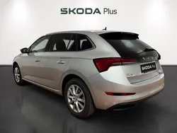 Gris / plateado Usado 2022 Skoda Scala Ambition Utilitario | 16.590 € (Precio justo)