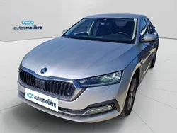 Gris Usado 2023 Skoda Octavia Selection Berlina | 26.890 € (Un poco caro)