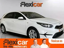 Blanco Usado 2022 Kia Ceed Berlina | 15.490 € (Precio justo)