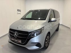 Gris / plata Usado 2023 Mercedes V220 Avantgarde Monovolumen | 74.990 €