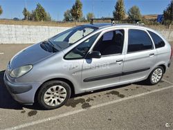 Gris / plata Usado 2001 Citroën Xsara Picasso Monovolumen | 1700 € (Un poco caro)