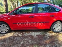 Rojo Usado 2006 Ford Focus Ambiente Berlina | 2850 € (Precio justo)