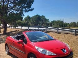 Rojo Usado 2008 Peugeot 207 CC Descapotable | 3500 € (Buen precio)