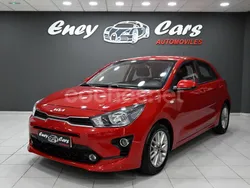 Rojo Usado 2021 Kia Rio Berlina | 13.995 € (Un poco caro)