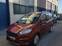 Naranja Usado 2018 Ford Tourneo Courier Ambiente Monovolumen | 14.600 € (Caro)