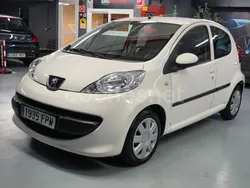 Gris / plata Usado 2007 Toyota Aygo Utilitario | 5500 € (Precio justo)