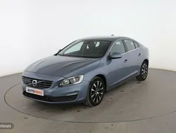 Azul Usado 2017 Volvo S60 Momentum Berlina | 17.999 €