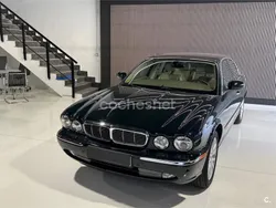 Verde Usado 2003 Jaguar XJ8 Berlina | 9999 €