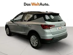 Gris plata Usado 2024 Seat Arona Style SUV | 18.290 € (Precio justo)