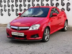 Rojo Usado 2005 Opel Tigra Sport Descapotable | 1990 €