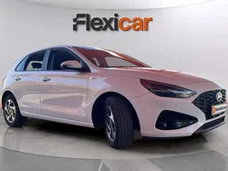 Blanco Usado 2024 Hyundai i30 Berlina | 19.490 € (Precio justo)