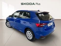 Azul Usado 2023 Skoda Fabia Ambition | 16.450 € (Precio justo)