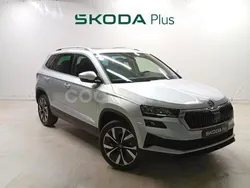 Gris / plata Nuevo 2025 Skoda Karoq SUV | 33.900 € (Precio justo)