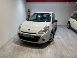 Blanco Usado 2009 Renault Clio II Authentique Utilitario | 4990 € (Precio justo)