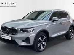 Gris Usado 2023 Volvo XC40 Plus SUV | 39.950 €
