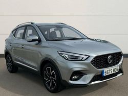 Gris / plata Usado 2023 MG ZS Luxury Berlina | 15.500 € (Precio justo)