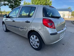 Beige Usado 2007 Renault Clio II Authentique Berlina | 2850 € (Precio justo)