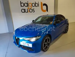 Azul Usado 2023 Alfa Romeo Giulia Veloce Berlina | 47.900 € (Caro)
