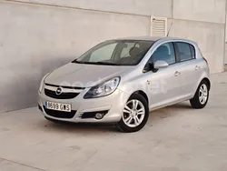 Gris / plata Usado 2010 Opel Corsa Berlina | 5950 € (Precio justo)